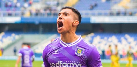 Lautaro Rigazzi vive su tercer año en Deportes Concepción