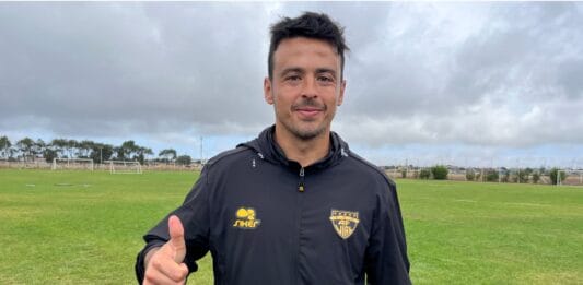 El lateral está de retorno en Fernández Vial.