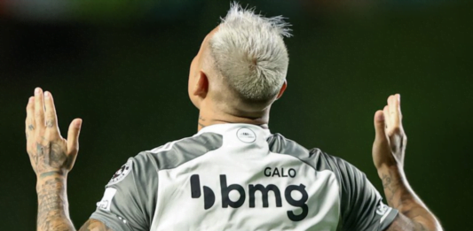 Eduardo Vargas convirtió un doblete en el empate del Atletico Mineira