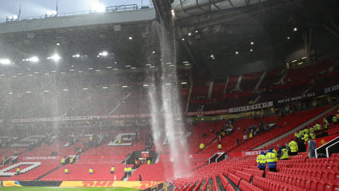Old Trafford se goteó durante el partido de Manchester United y Arsenal