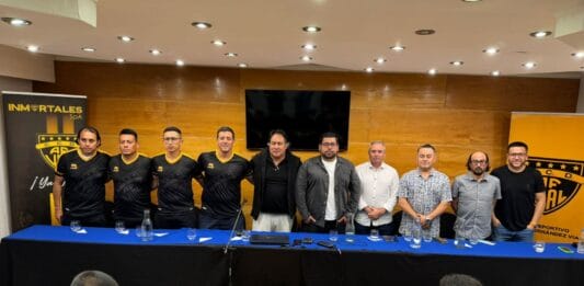 Fernández Vial anuncia nuevo entrenador.