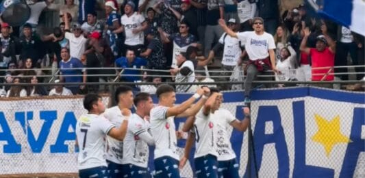 Naval de Talcahuano consiguió un épico triunfo en su debut por Tercera A.