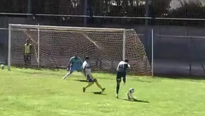 ¡Insólito! El pésimo estado de la cancha perjudicó a crack en la Segunda División del fútbol chileno