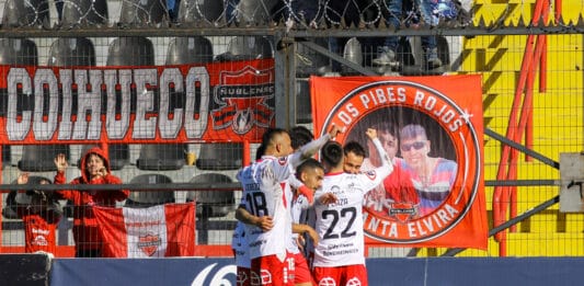 Ñublense acrecienta la crisis de Huachipato y consigue agónico triunfo sobre el final