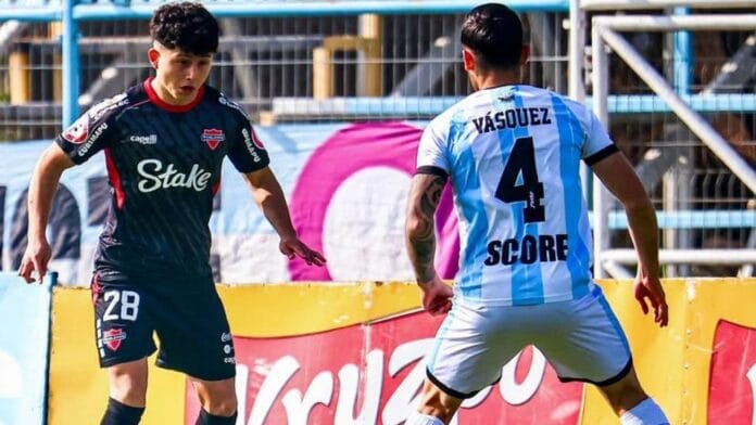 Ñublense fue sorprendido en el final y sufrió ante Magallanes por la Copa Chile
