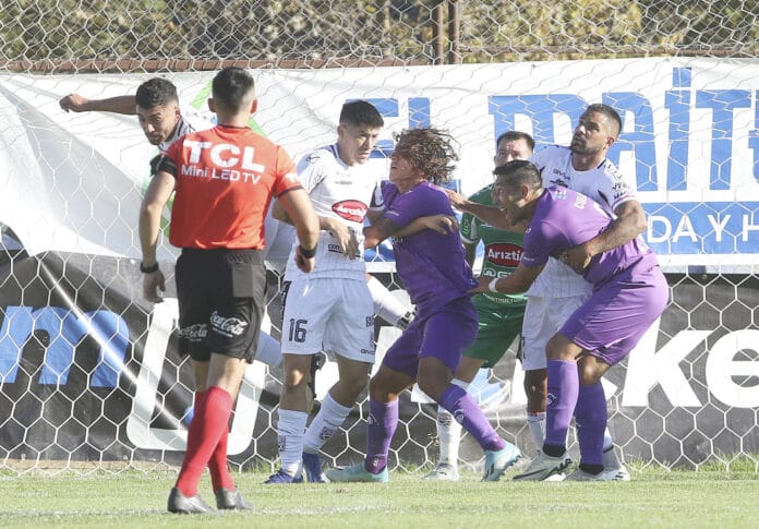 Con todo a la ANFP y SIFUP: la alarmante crisis que azota a los clubes de la Segunda División del fútbol chileno
