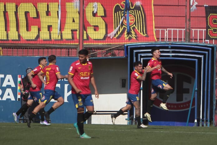 Unión Española respira en medio de su crisis en el fútbol chileno tras vencer a La Calera