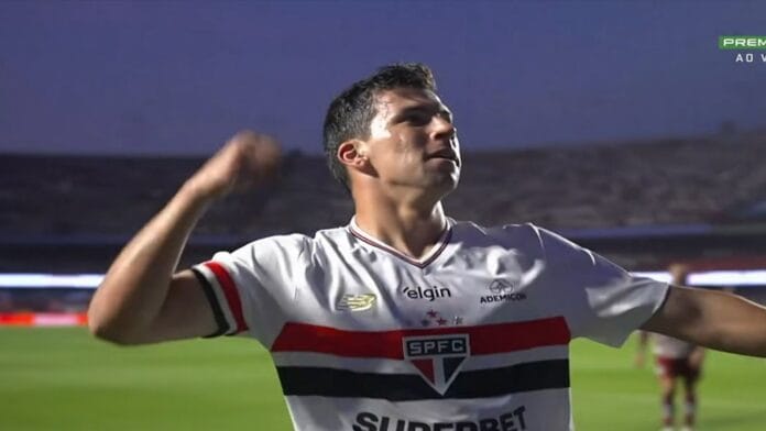 ¿Lo que se perdió River Plate? Gonzalo Tapia anotó este golazo en Sao Paolo por el Brasileirao