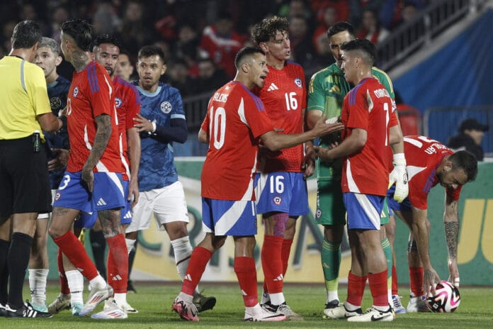 AMISTOSO INTERNACIONAL: Chile vs Paraguay La amenaza que recibió un crack de La Roja por cambiarse al archirrival de su club en el mercado de pases