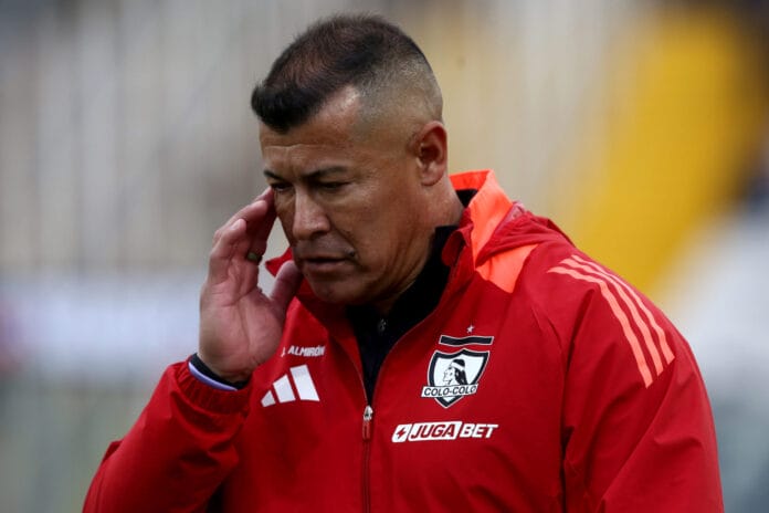 Amenazan a Jorge Almirón tras el negativo presente de Colo Colo en el fútbol chileno