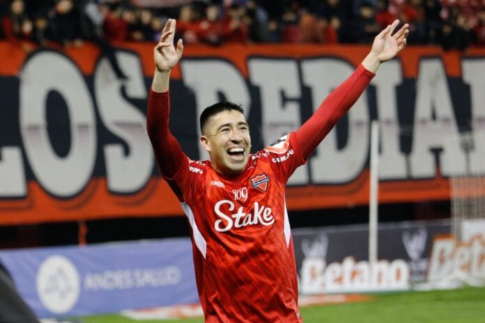 Ñublense se blinda de local y consigue un importante triunfo ante Everton en el fútbol chileno