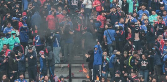 El peligroso acto de la hinchada de Universidad de Chile ante Audax que le podría costar caro