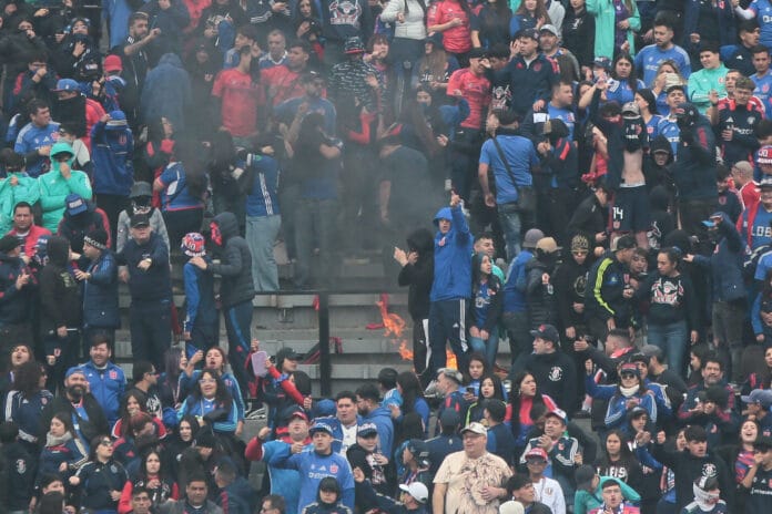El peligroso acto de la hinchada de Universidad de Chile ante Audax que le podría costar caro