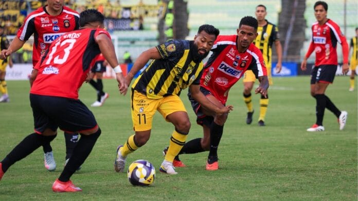 ¡De infarto!: Caracas FC lo empató en la agonía a Deportivo Táchira en el clásico del fútbol venezolano