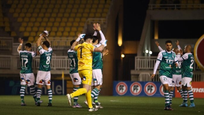 Santiago Wanderers le tira leña al fuego de la tabla de posiciones en Primera B tras derrotar a San Marcos