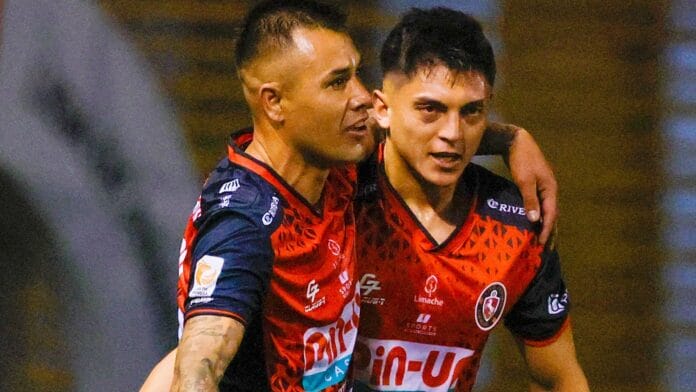 Deportes Limache no tuvo piedad y sacó a Audax Italiano de la lucha por el titulo en el fútbol chileno